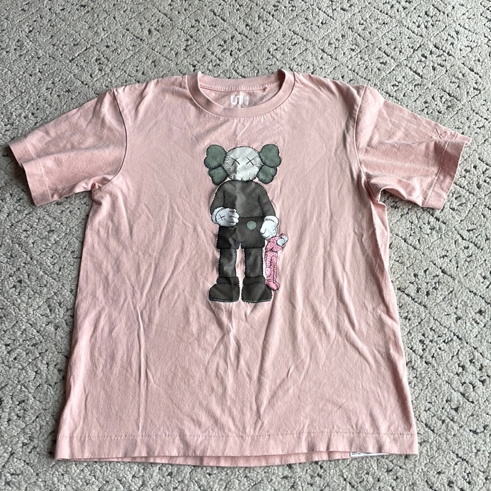 Men’s Kaws tshirt